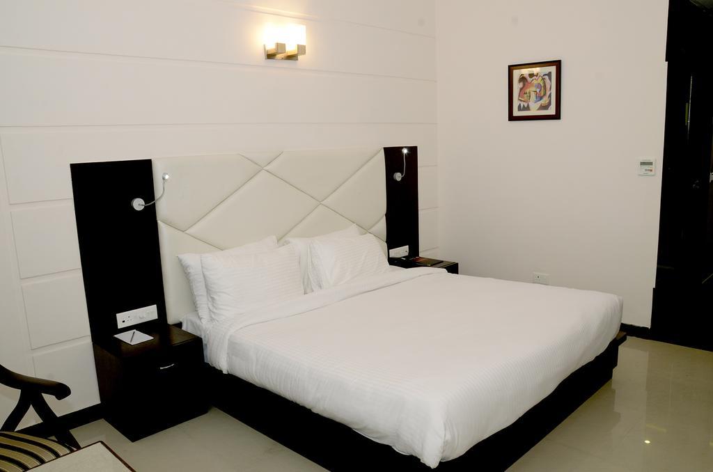 Hotel Crimson Palace Agra  Habitación foto